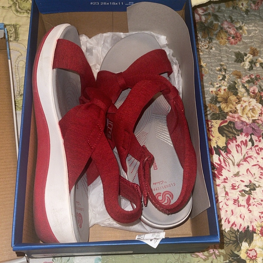 Like New Cloudstepper By Clark’s Soft Cushion San… - image 2